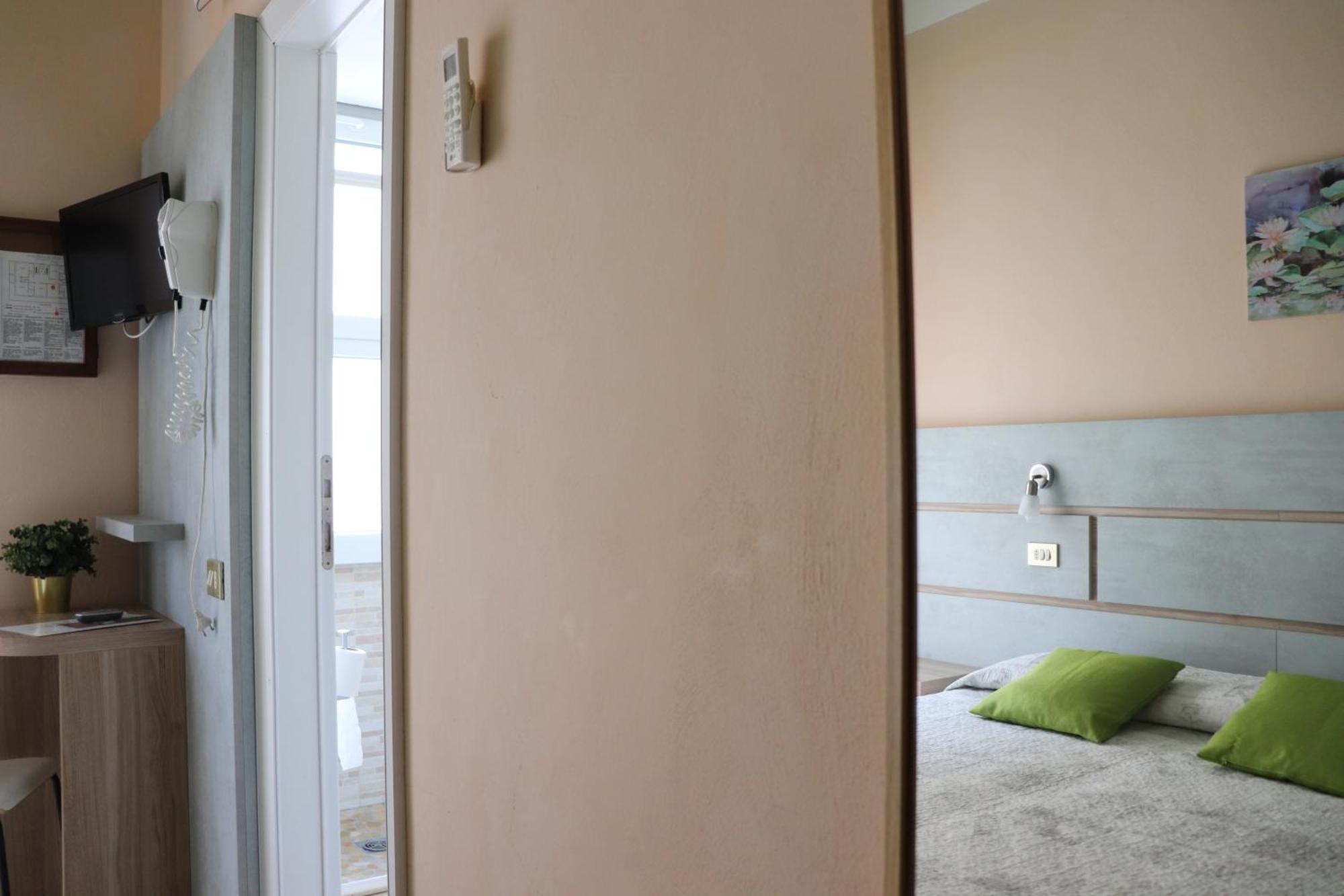 Hotel Barca D'Oro Белларія-Іджеа-Марина Екстер'єр фото