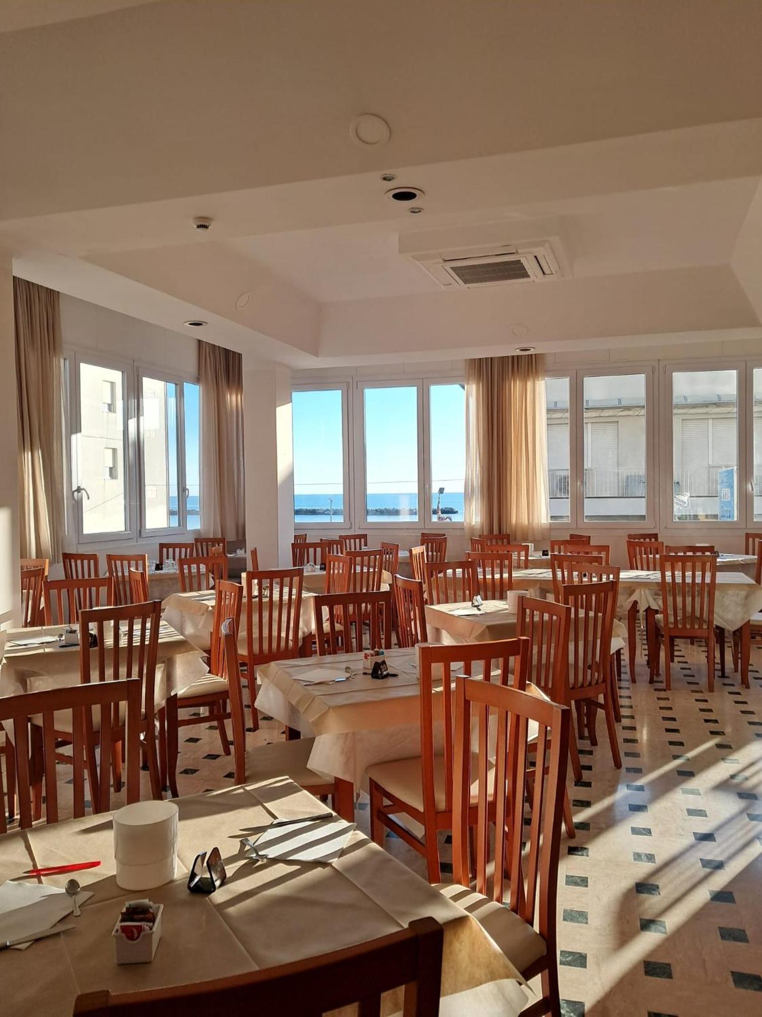 Hotel Barca D'Oro Белларія-Іджеа-Марина Екстер'єр фото