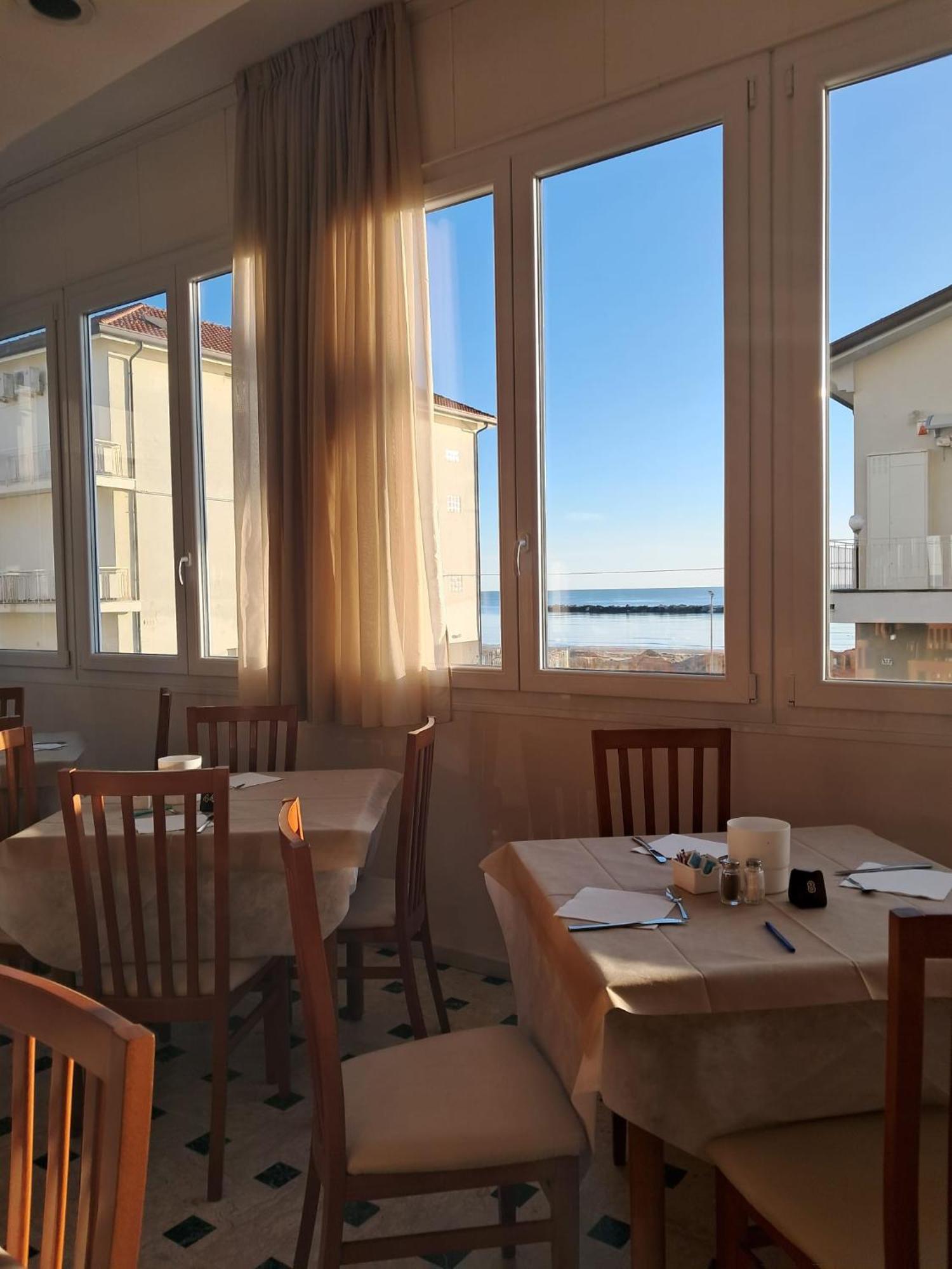 Hotel Barca D'Oro Белларія-Іджеа-Марина Екстер'єр фото
